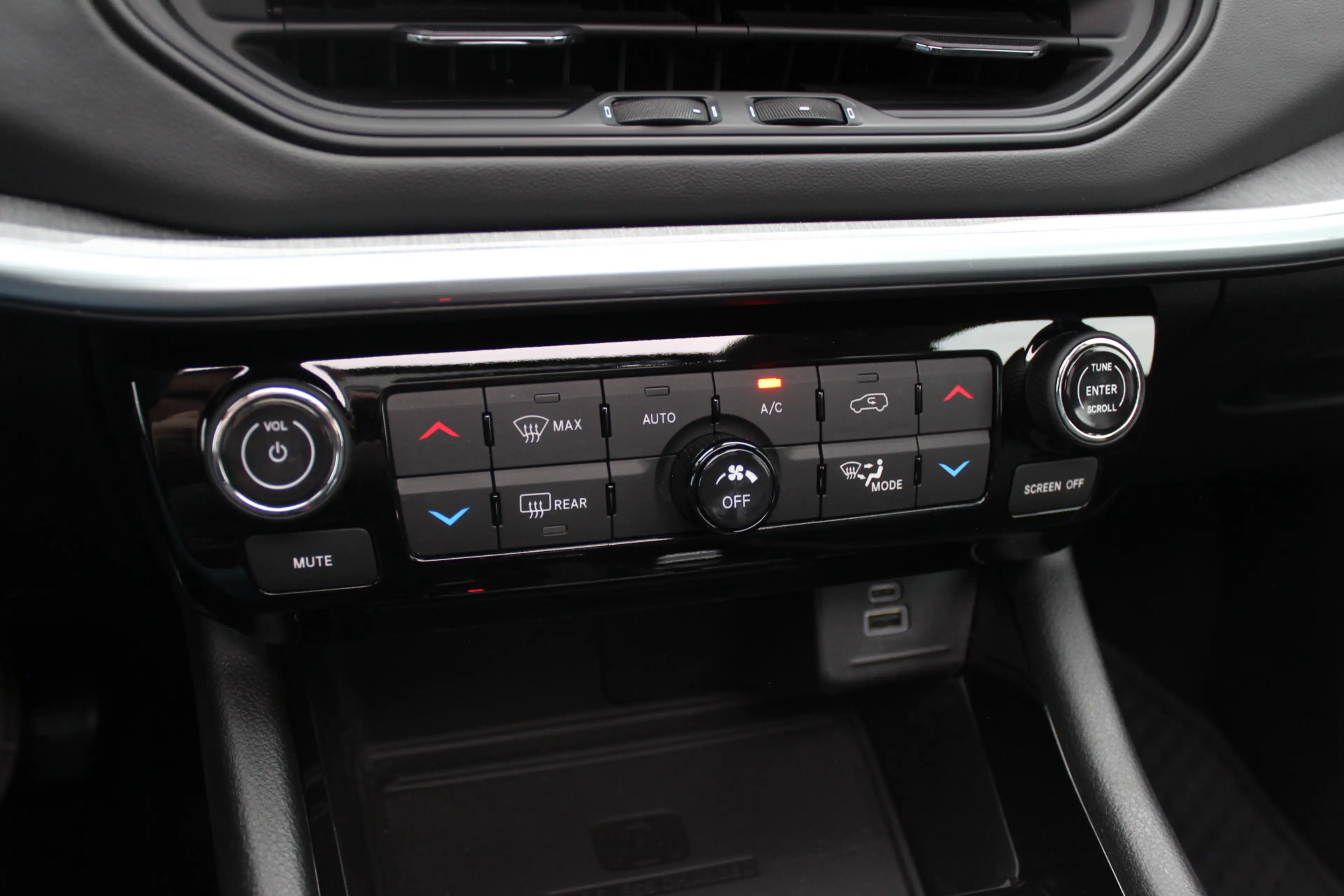 Jeep Compass 4xe 240 Plug-in Hybrid Electric S / Trekhaak / Pan — photo 30
