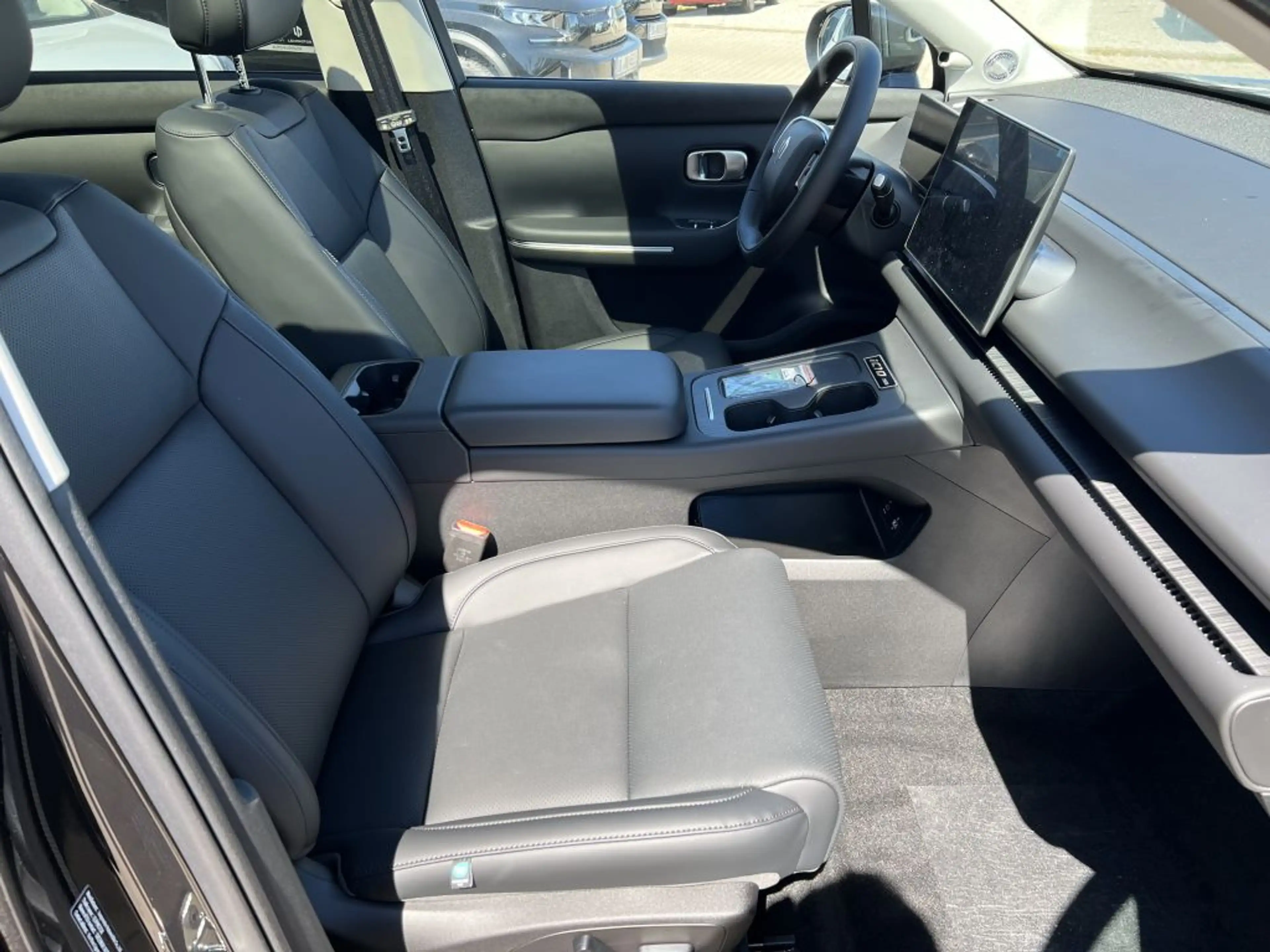 Leapmotor C10 iC10 81,9 kWh AWD — photo 7