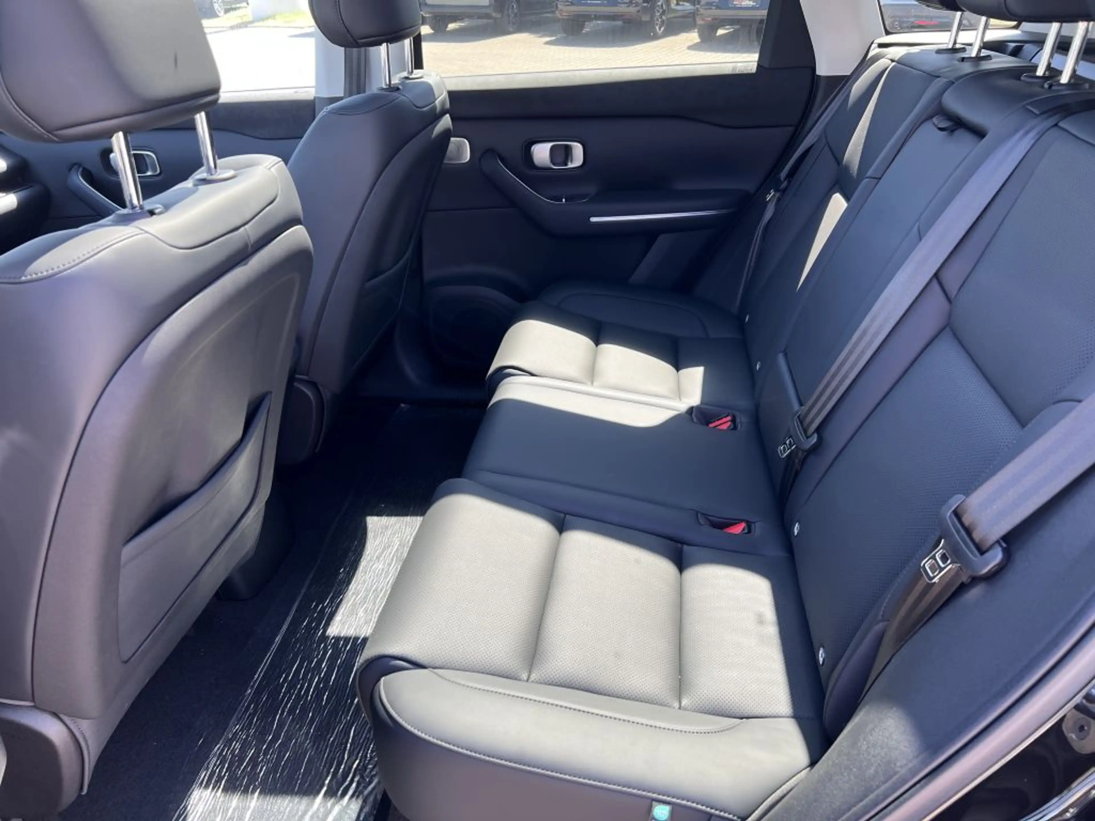 Leapmotor C10 iC10 81,9 kWh AWD — photo 8
