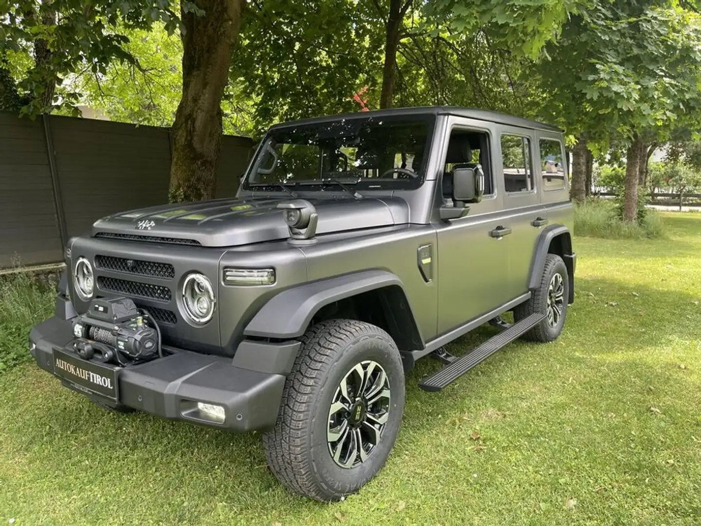 BAW 212 BAW 212 2.0 Diesel 4x4 | 166 PS | Seilwinde | Trit Grau - 1