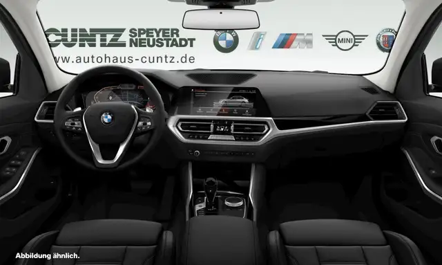 BMW 3 Series view 4