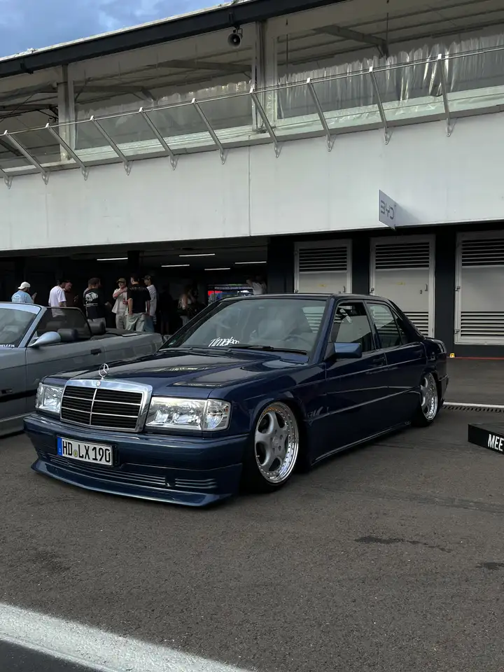 Mercedes-Benz 190 E 1.8 / Airride / Motor Revidiert / Rostfrei, foto 1