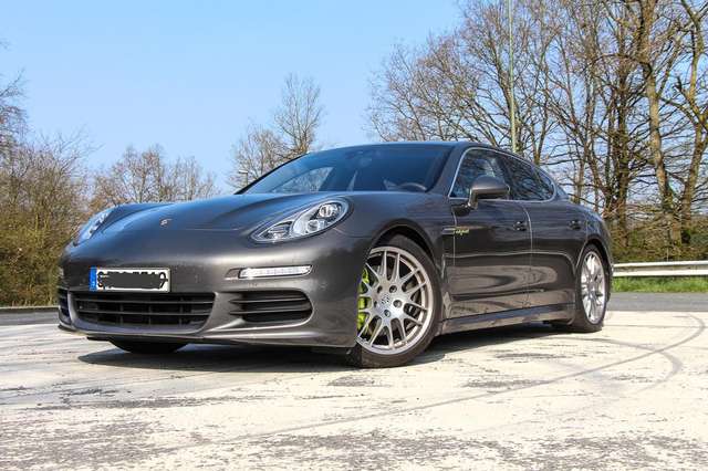 Imagine Porsche Panamera S E-Hybrid