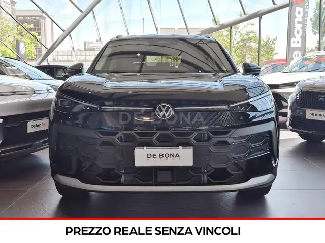 Volkswagen T-Roc view 2