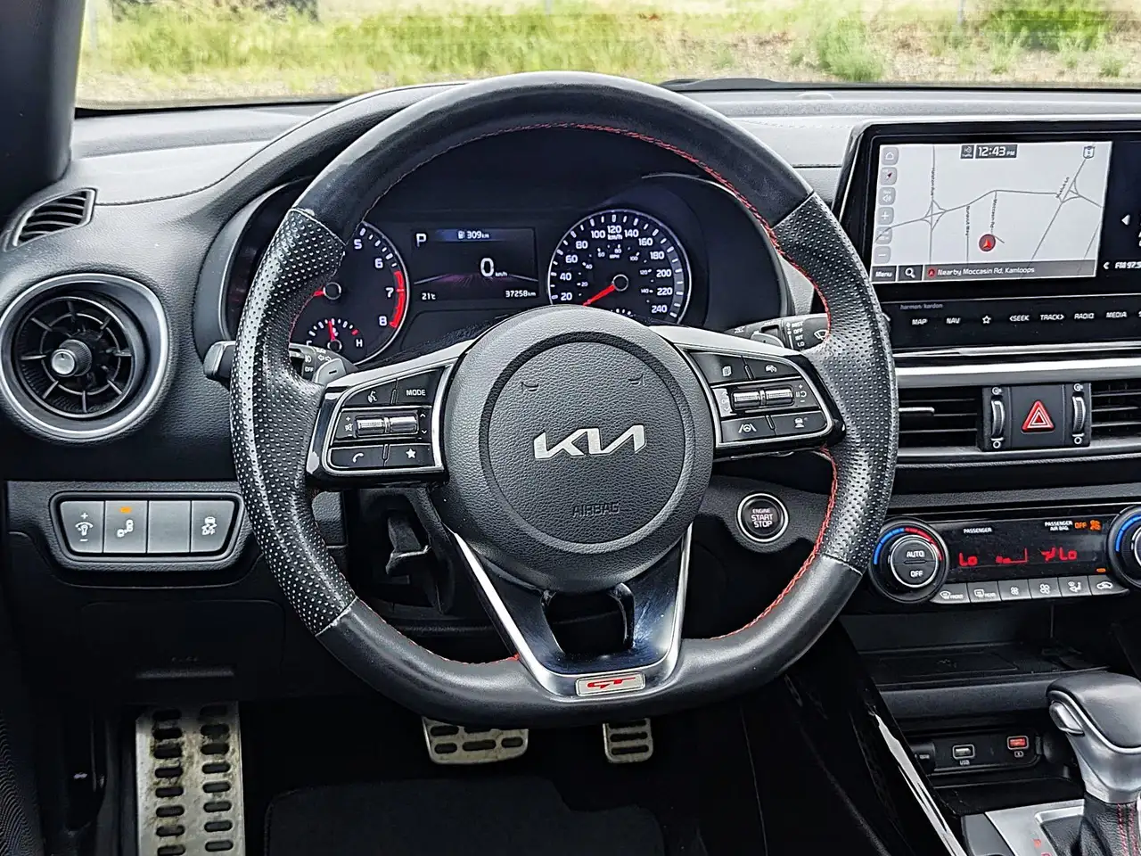 Kia Forte снимка Kia Forte