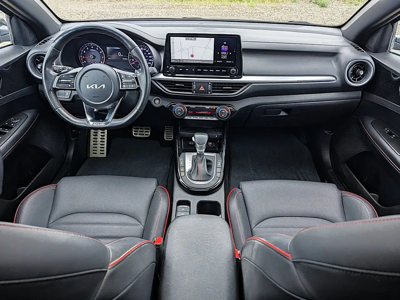 Kia Forte снимка Kia Forte