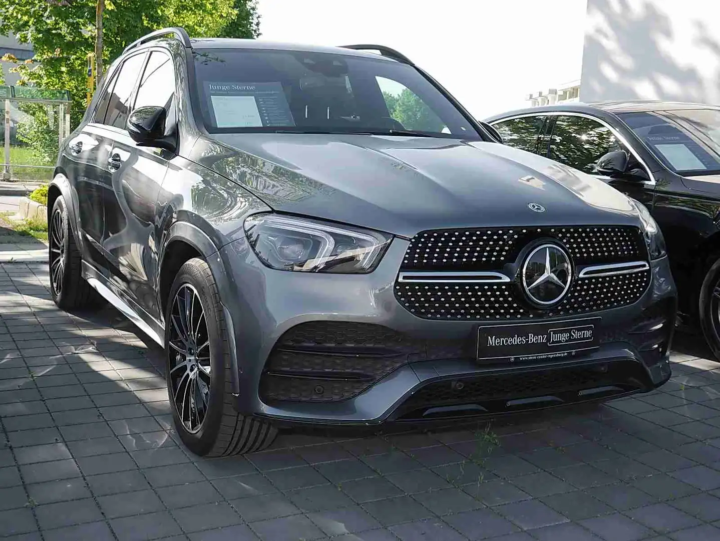 Mercedes-Benz GLE 300 d 4M AMG+PANO+AIR+AHK+DIST.+MEMORY+MBEAM Gri - 2