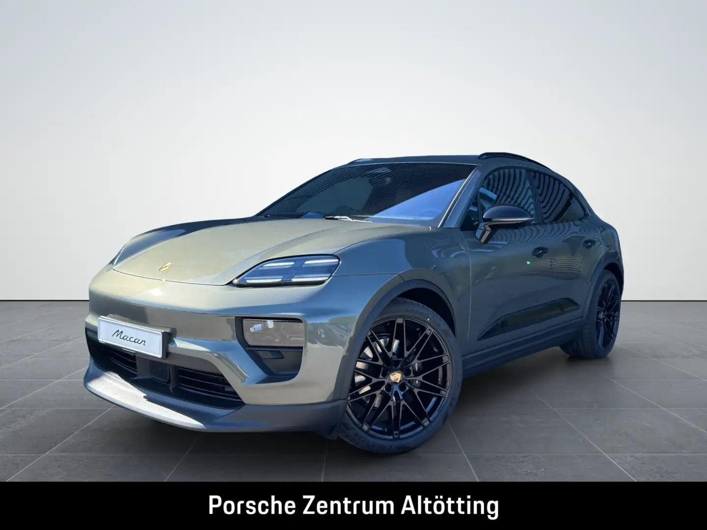 Porsche Macan 4 | Hinterachslenkung | Luftfederung | AHK Grün - 2