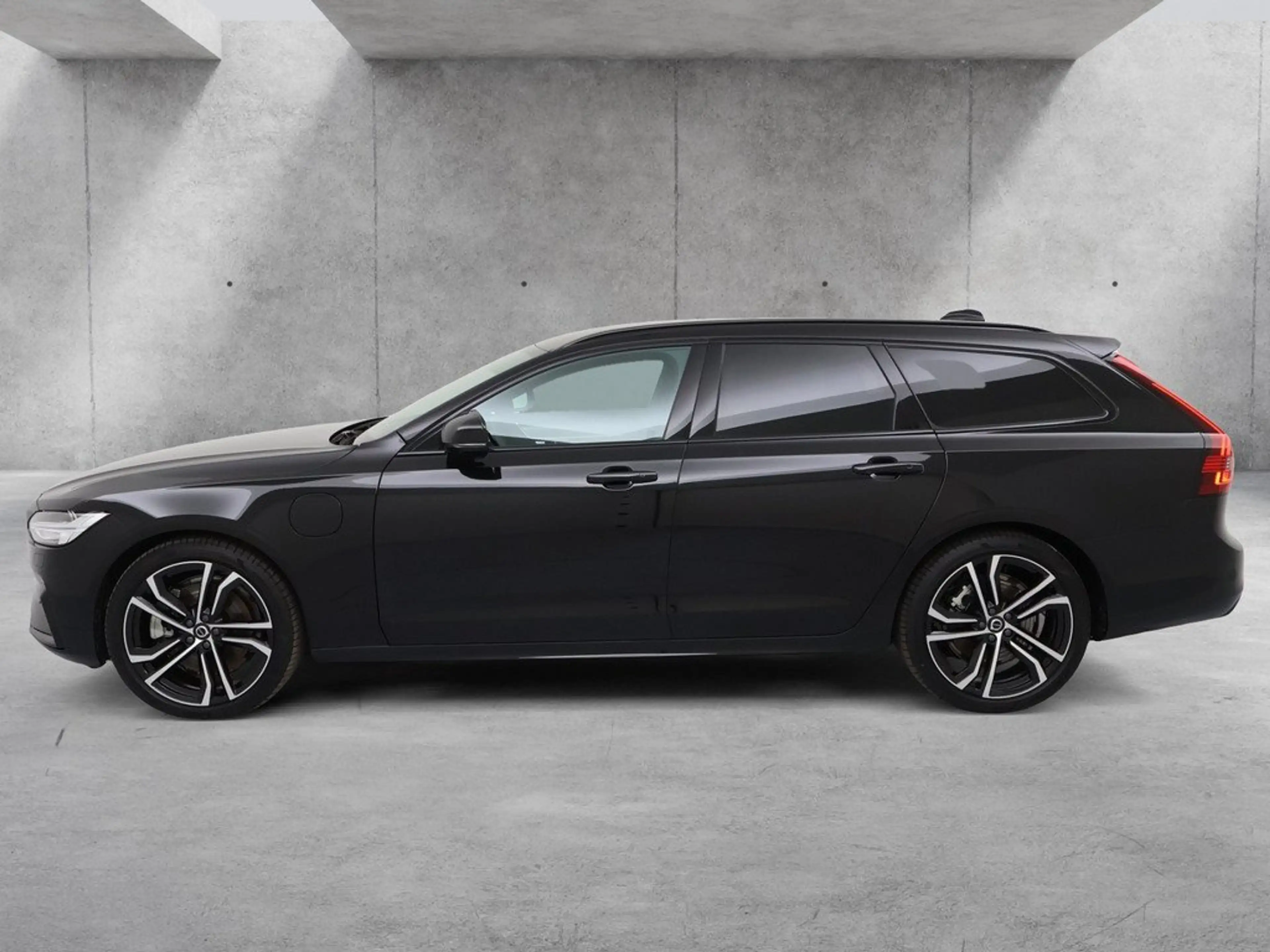 Volvo V90 T8 Plus Dark Plug-In Hybrid AWD — photo 8