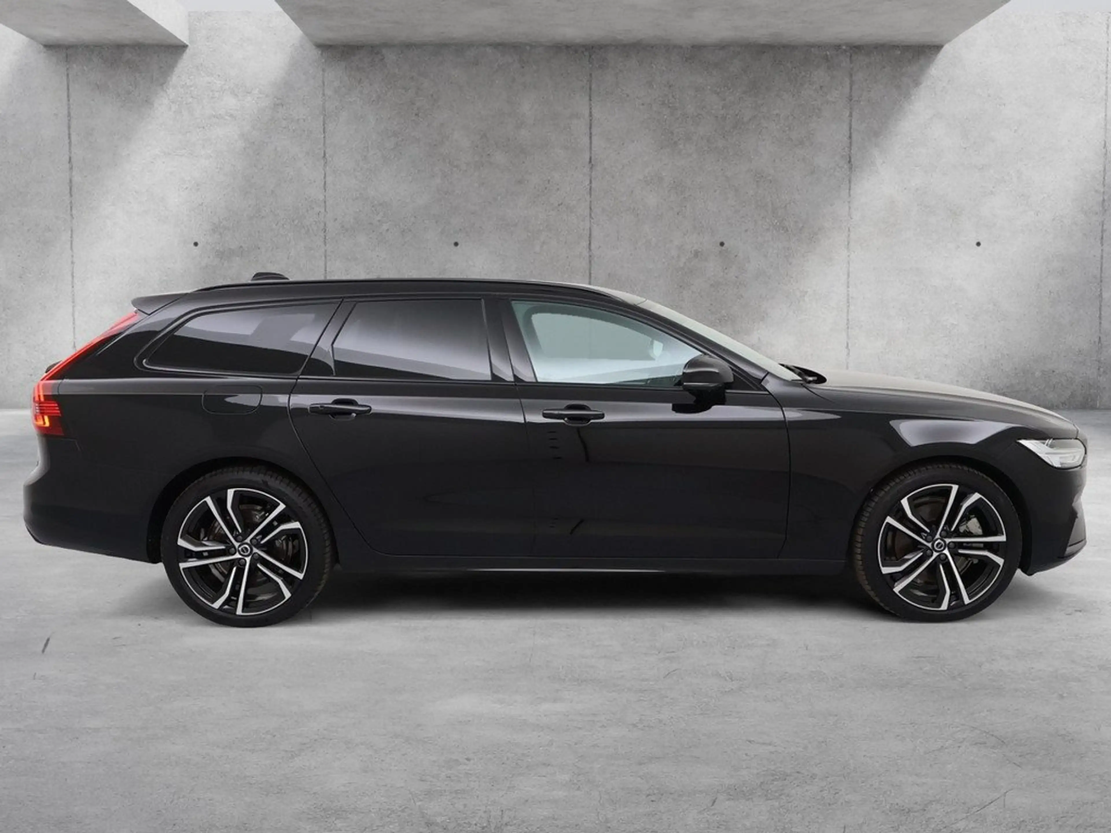 Volvo V90 T8 Plus Dark Plug-In Hybrid AWD — photo 4