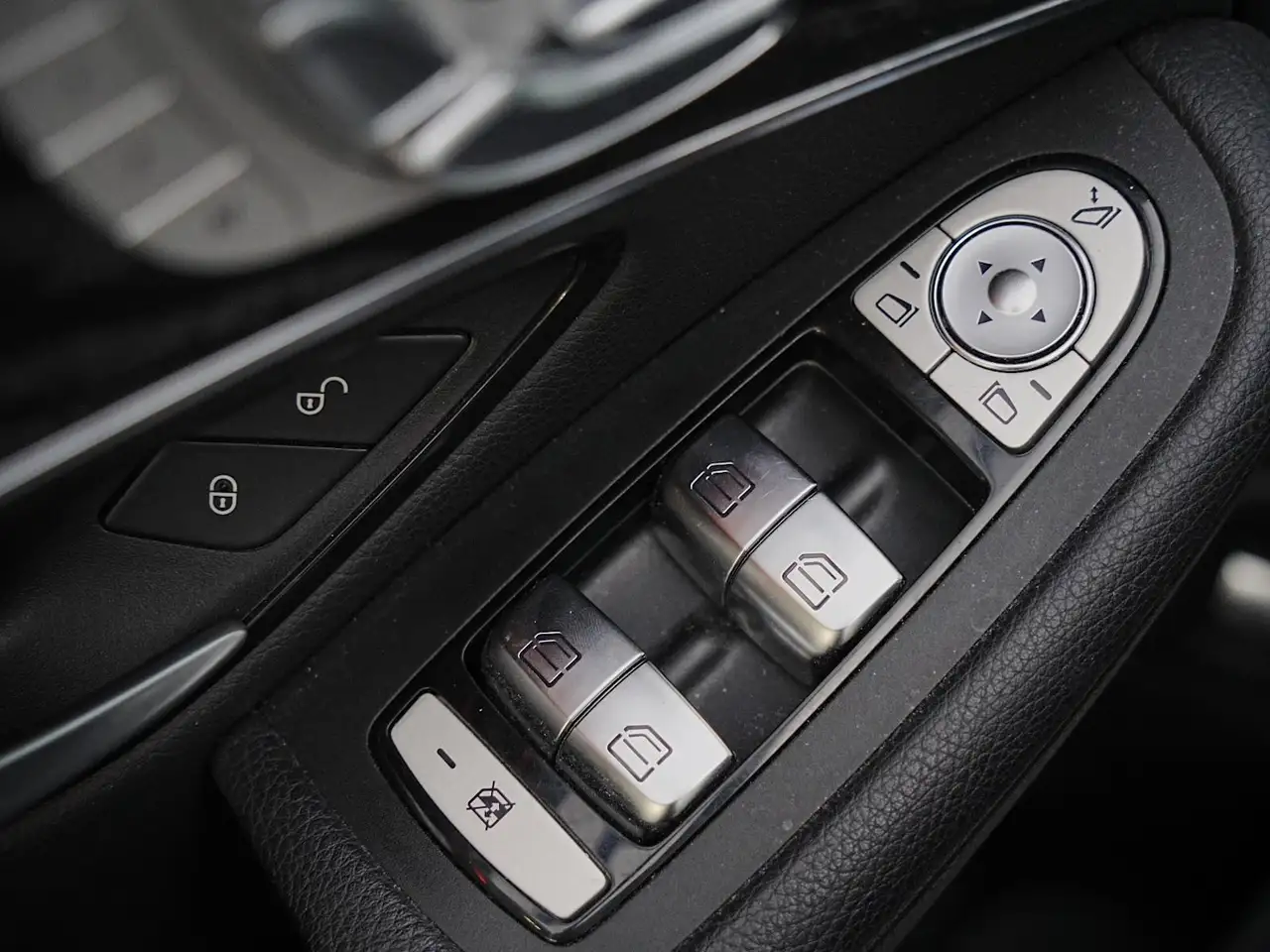 Mercedes-Benz GLC снимка Mercedes-Benz GLC