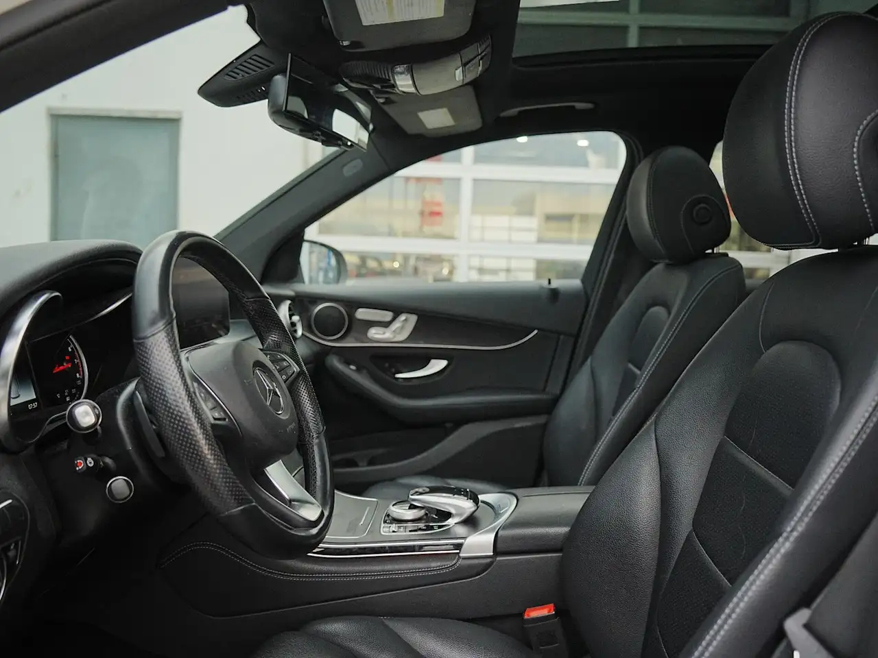 Mercedes-Benz GLC снимка Mercedes-Benz GLC