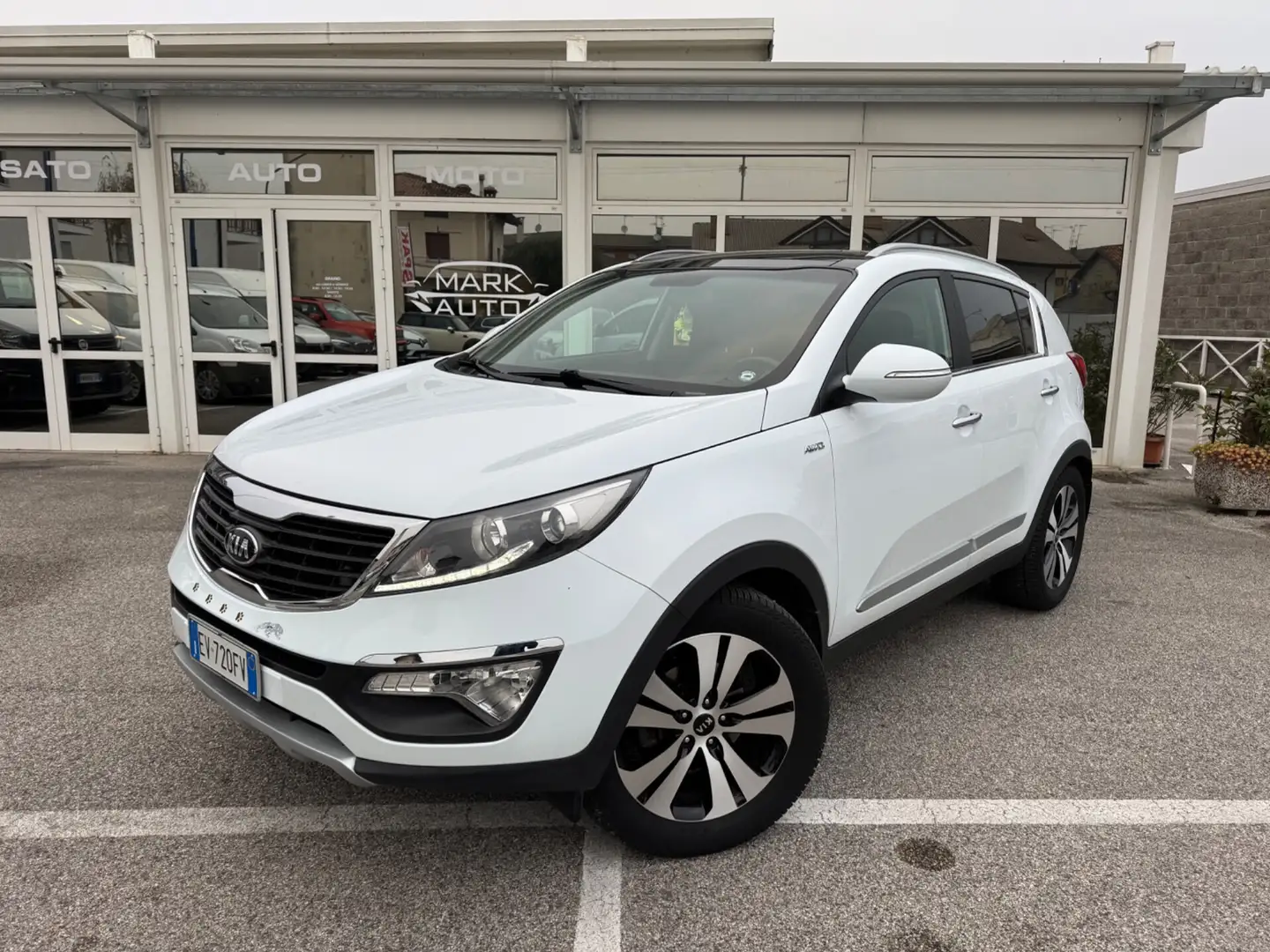 Kia Sportage Sportage 2.0 CRDI 184CV AWD GANCIO TRAINO Bianco - 1