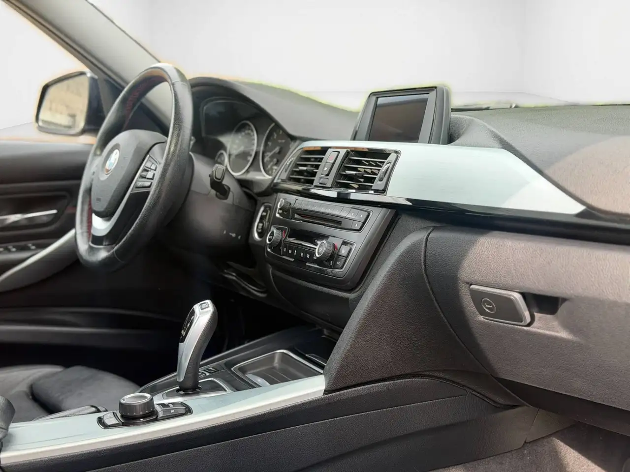 BMW 3 Series photo BMW 3 Series