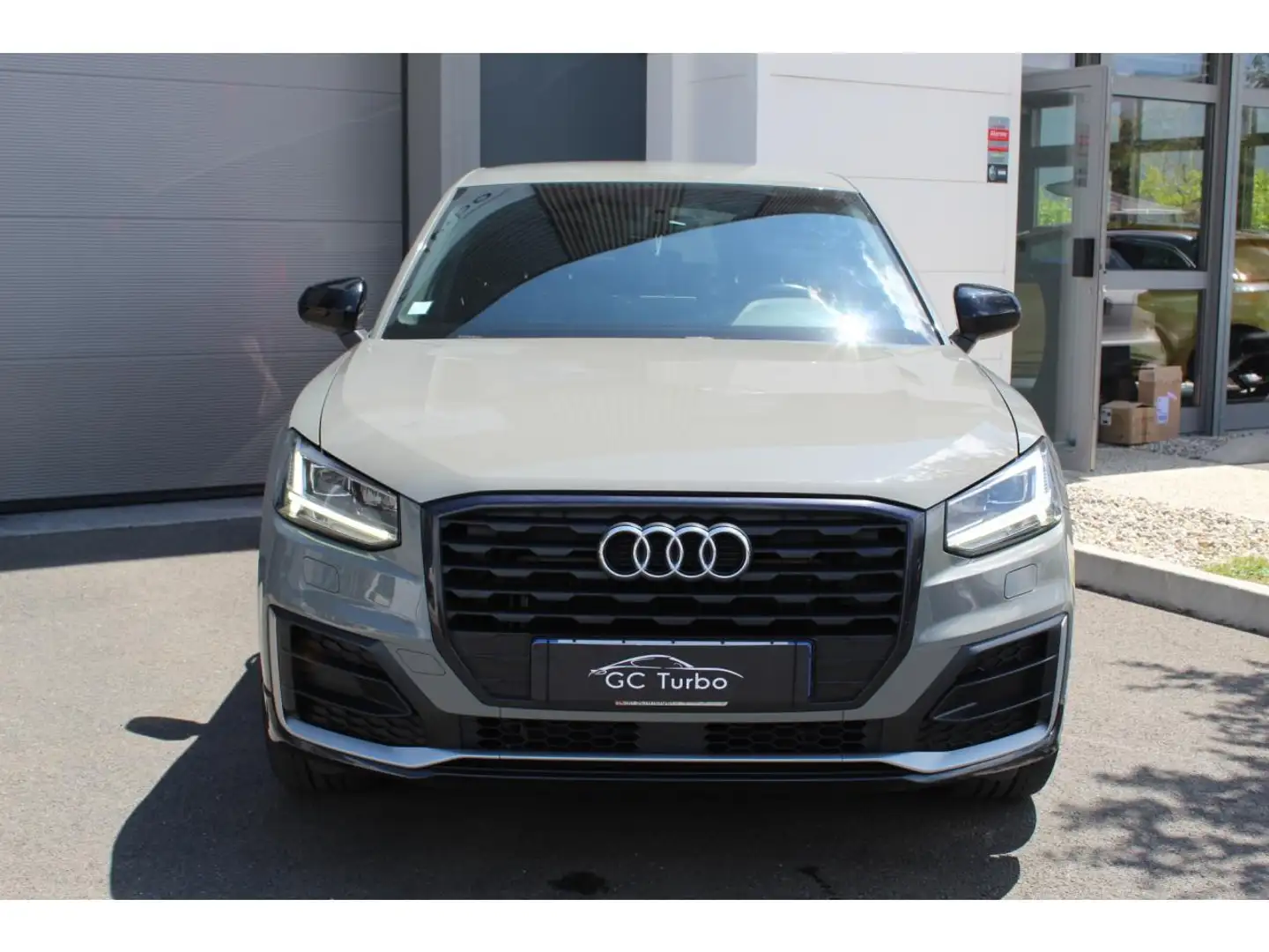 Audi Q2 1.4 TFSI COD - 150 - BV S-tronic  S Line Gris - 2