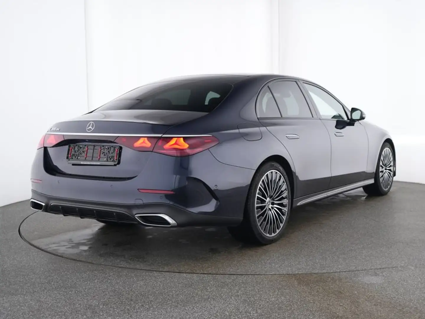 Mercedes-Benz E 300 de SUPERSCREEN AMG Premium Plus Night 20" PANORAMA Bleu - 2