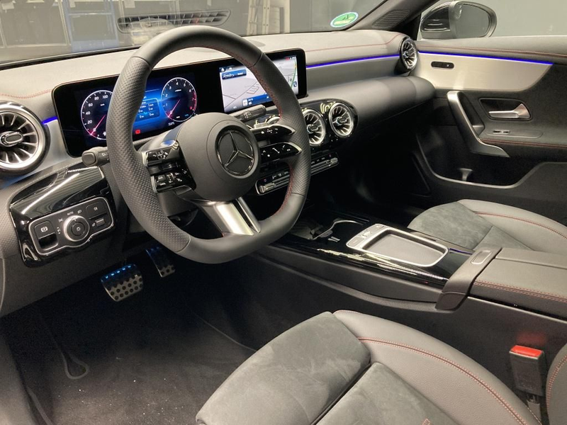 Mercedes-Benz CLA 200 ShB Edition AMG Pano SpurW S-Sitz PDC LM — photo 3