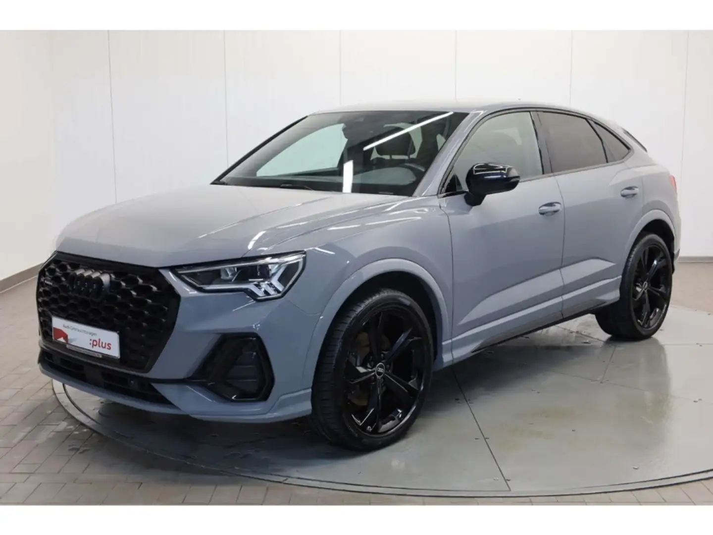 Audi Q3 Sportback 45 TFSI quattro S line Grijs - 2