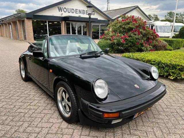 Porsche 911 Carrera 3.2 cabriolet