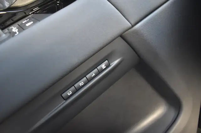 Land Rover Range Rover Evoque view 12