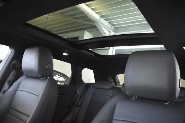 Land Rover Range Rover Evoque view 9