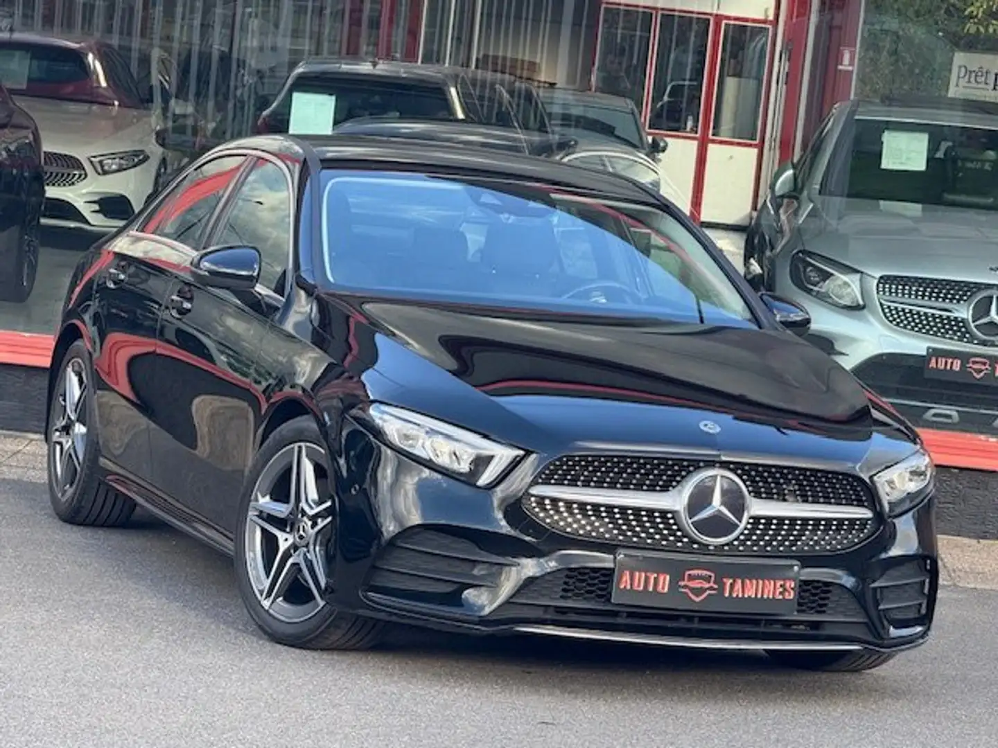 Mercedes-Benz A 200 d AMG Line / Berline / 150 CV / ETAT SHOWROOM Zwart - 2