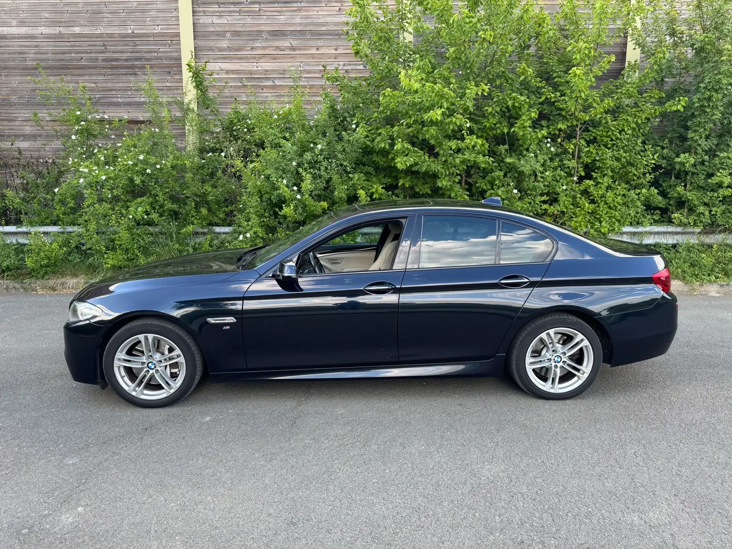 BMW 530 dA Xdrive *** Edition Pack M Sport *** Siyah - 2
