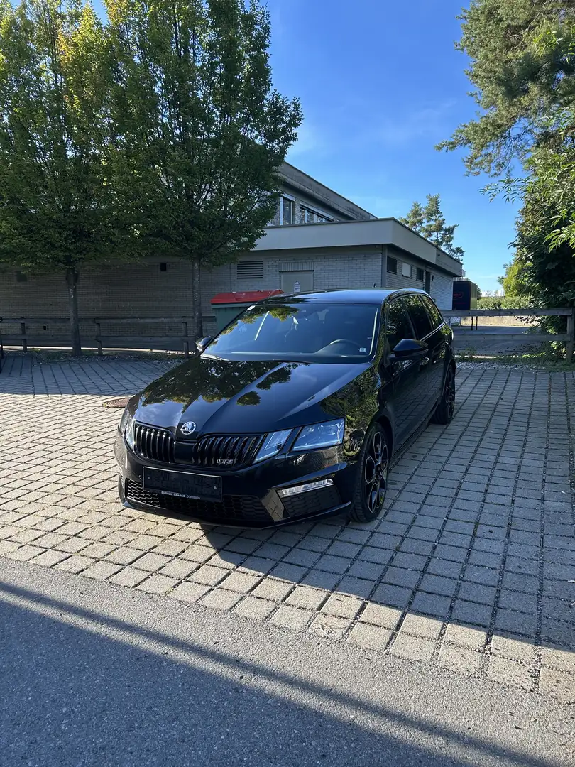 Skoda Octavia Combi 2.0 TDI 4x4 DSG RS Schwarz - 2