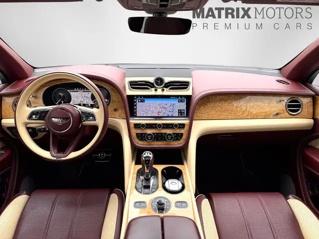 Bentley Bentayga view 3