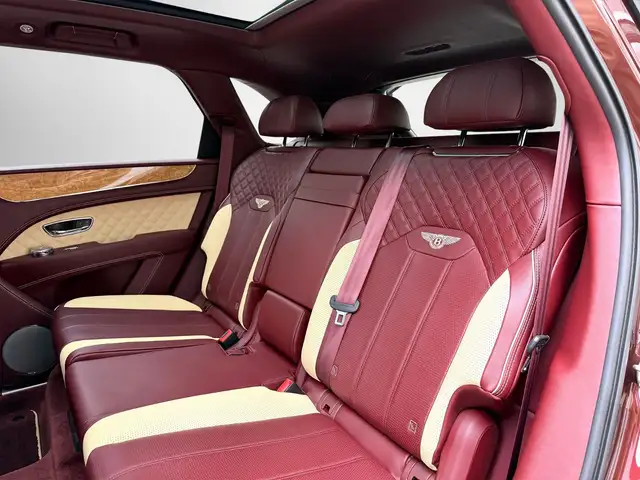 Bentley Bentayga view 8