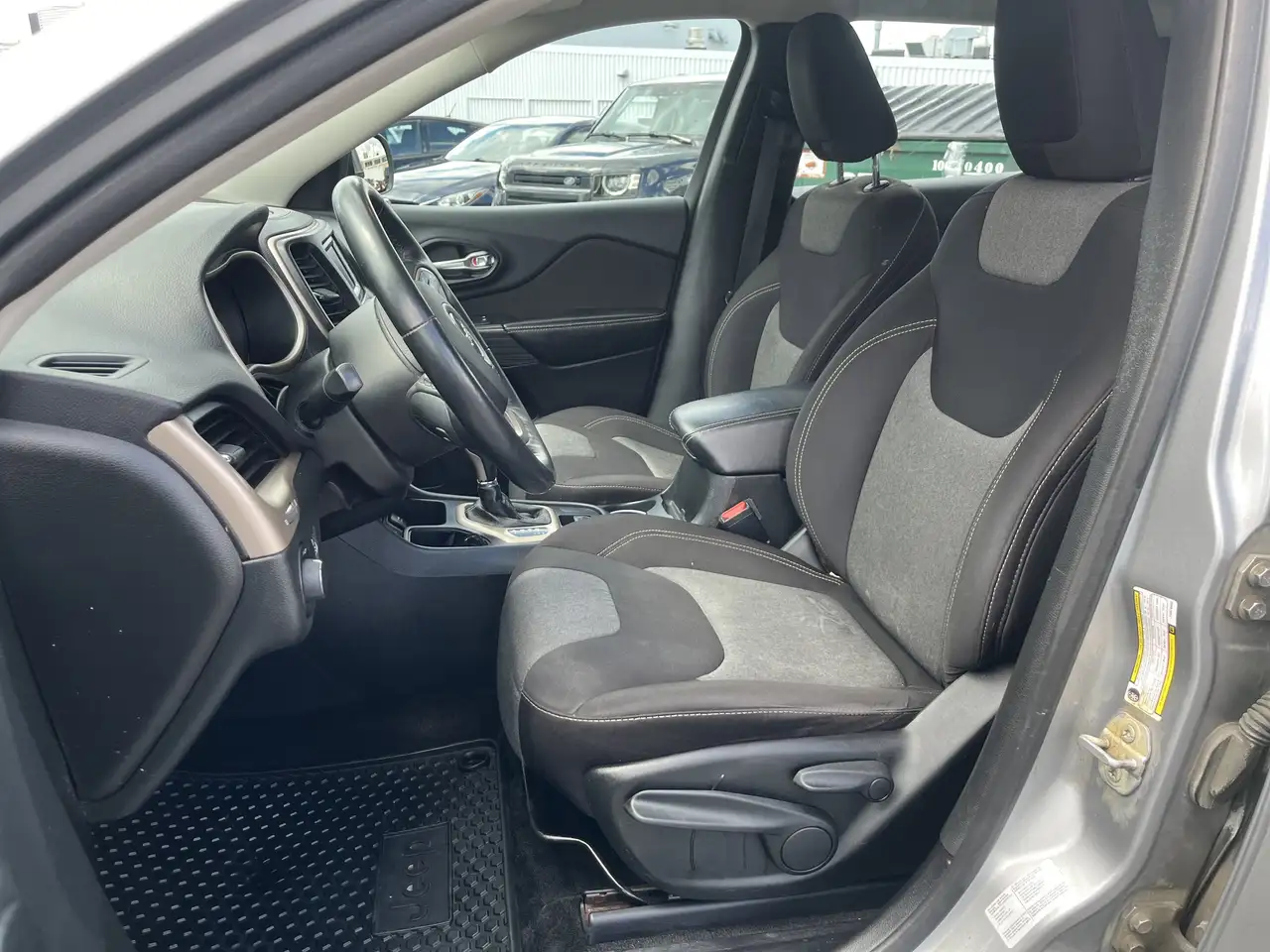 Jeep Cherokee снимка Jeep Cherokee