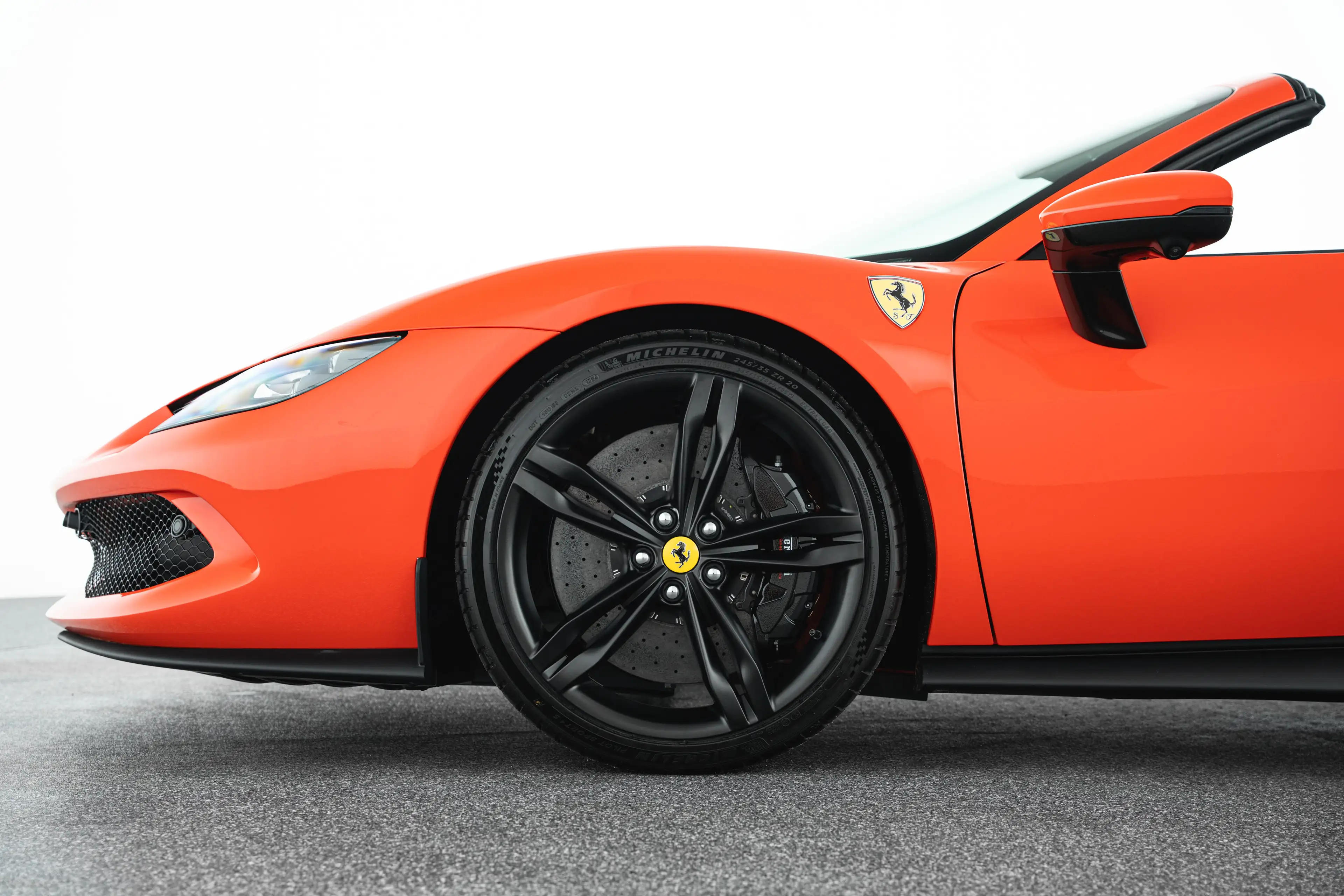 Ferrari 296 GTS Roadster PHEV F1 DCT — photo 9