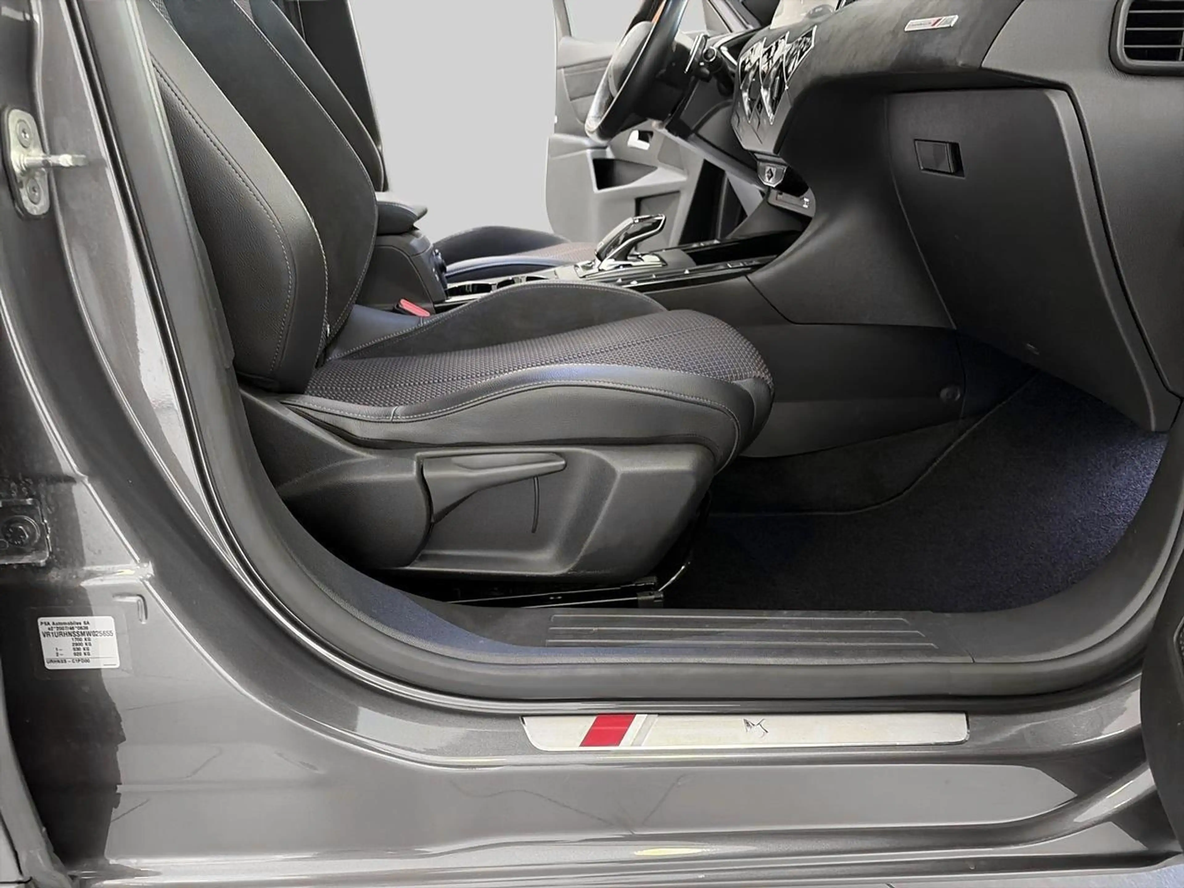 DS Automobiles DS 3 Crossback 1.2 PureTech Performance Line+ — photo 15