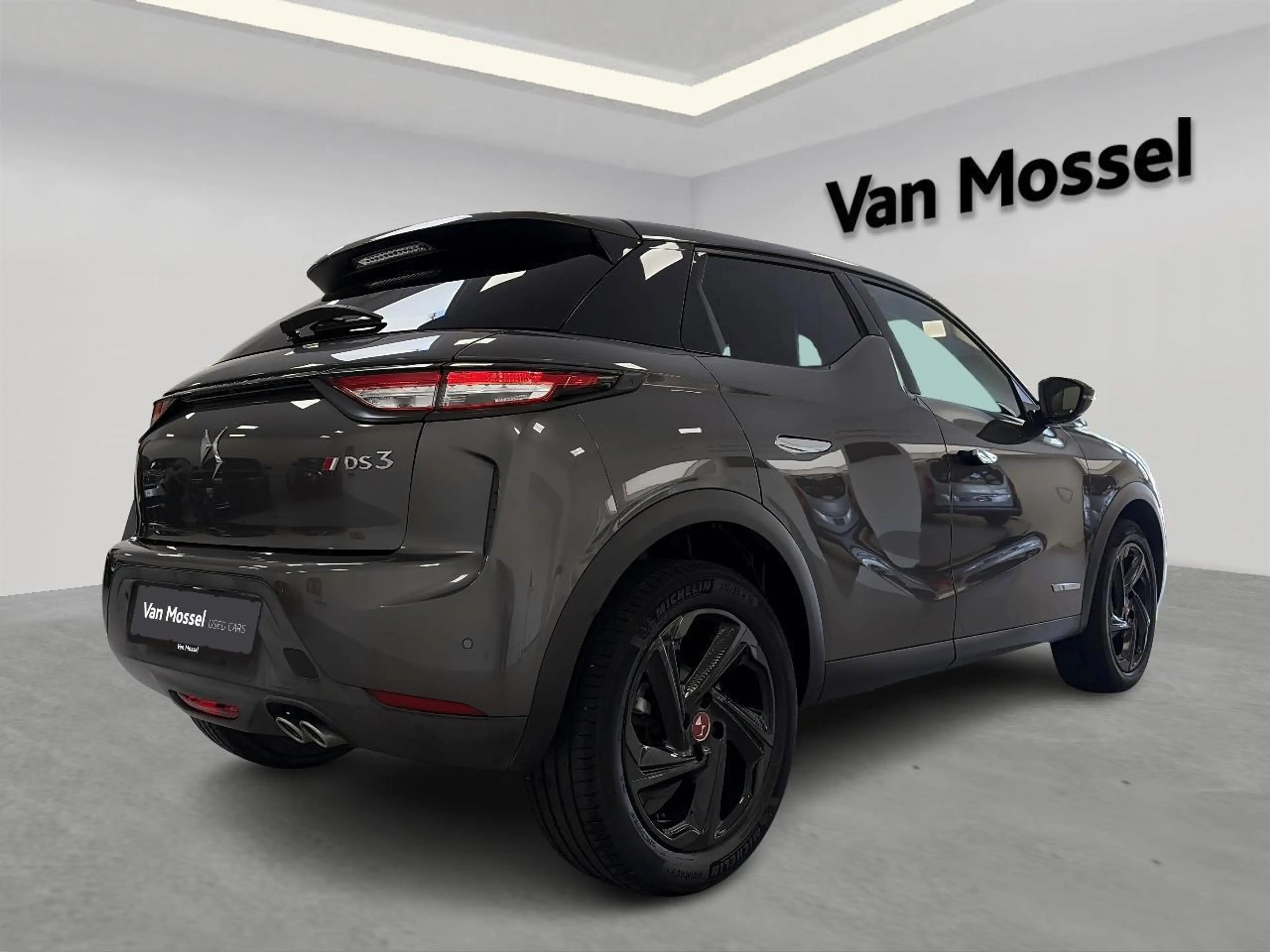 DS Automobiles DS 3 Crossback 1.2 PureTech Performance Line+ — photo 4