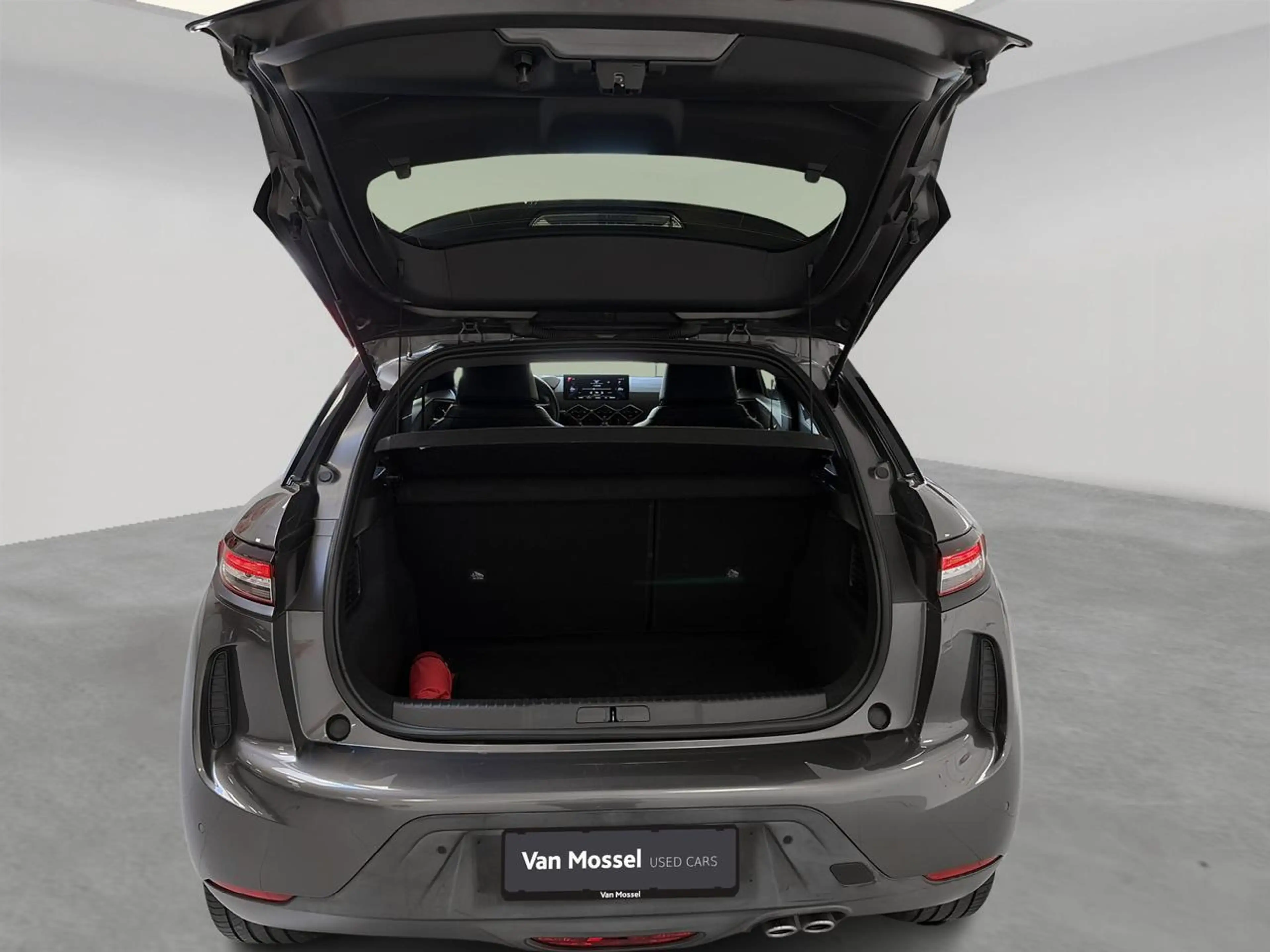 DS Automobiles DS 3 Crossback 1.2 PureTech Performance Line+ — photo 7