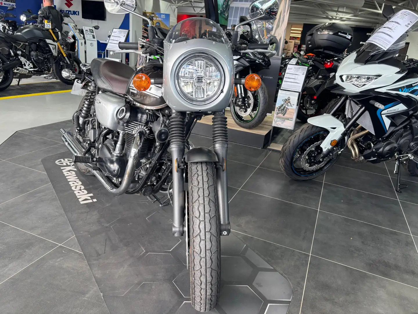 Kawasaki W 800 Noir - 2