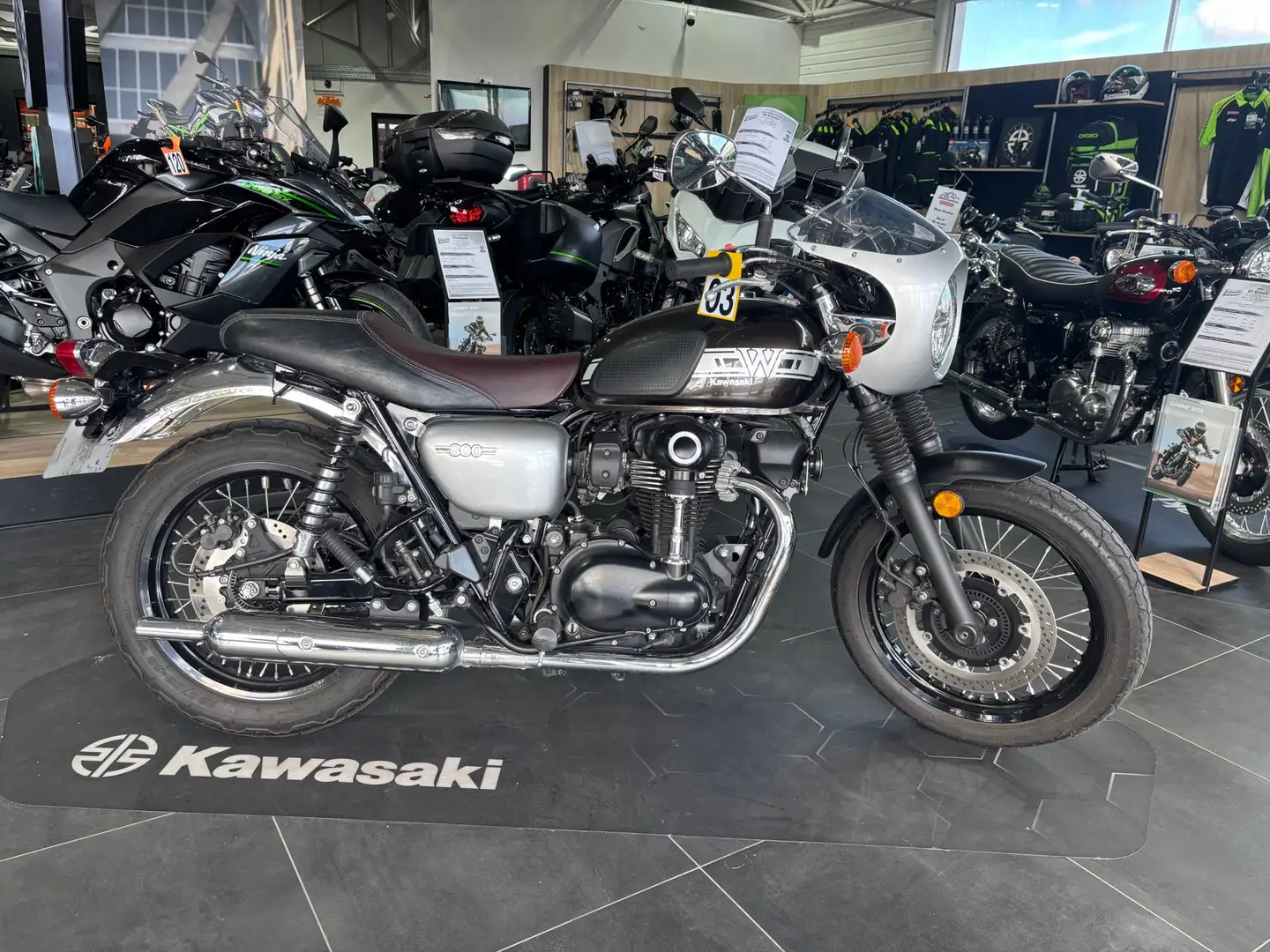 Kawasaki W 800 Noir - 1