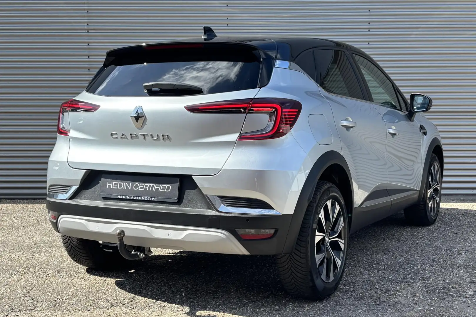Renault Captur 1.3 TCe 140 R.S. Line Parkeercamera / Trekhaak / N Grijs - 2