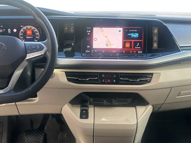 Volkswagen Multivan view 15