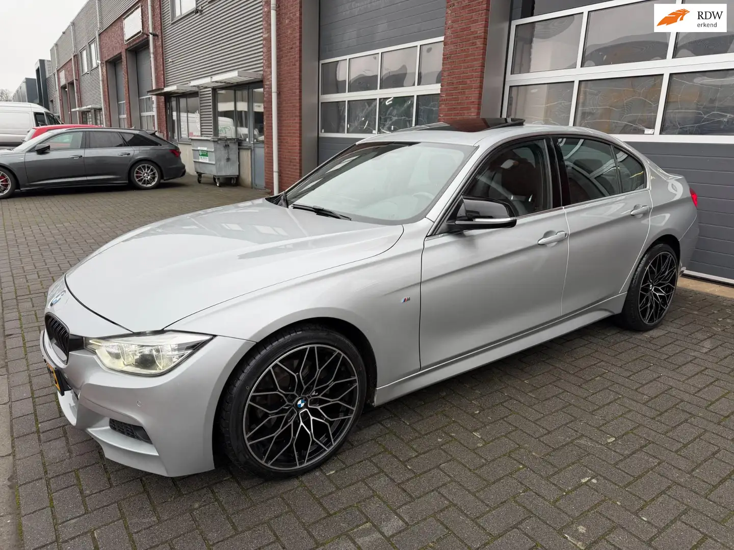 BMW 328 328I M-Sport LED Schuifdak Memory Leder Camera Key Grau - 1