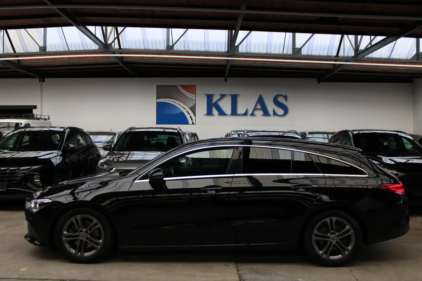 Mercedes-Benz CLA 180 d Shooting Break //14835 €+TVA // EURO 6d-ISC Zwart - 2