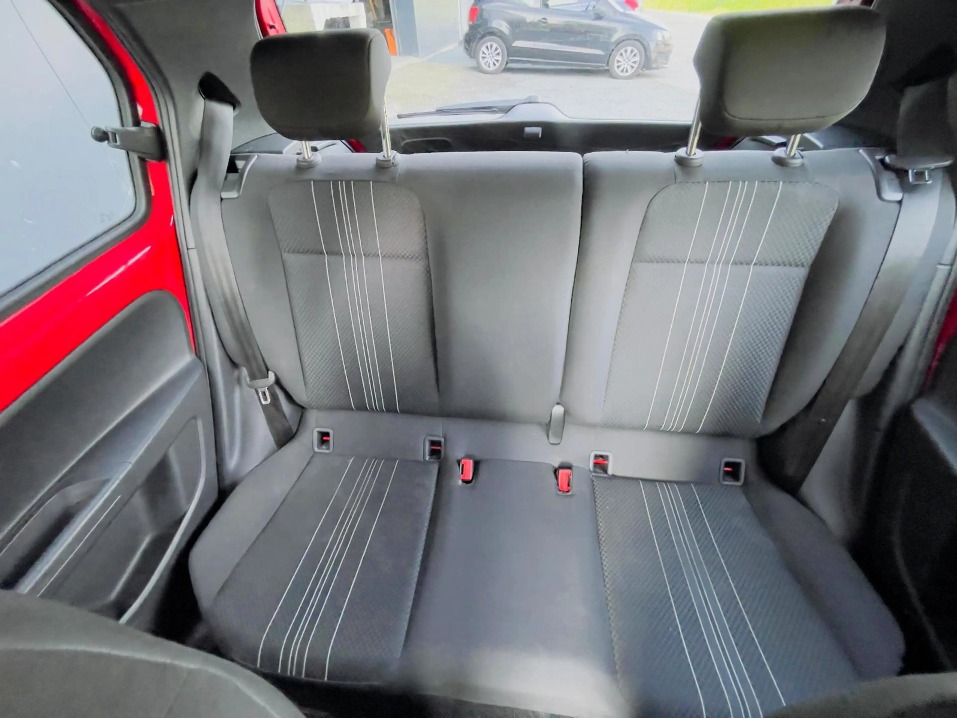 SEAT Mii e-Mii 36.8 kWh Electric Plus — photo 11