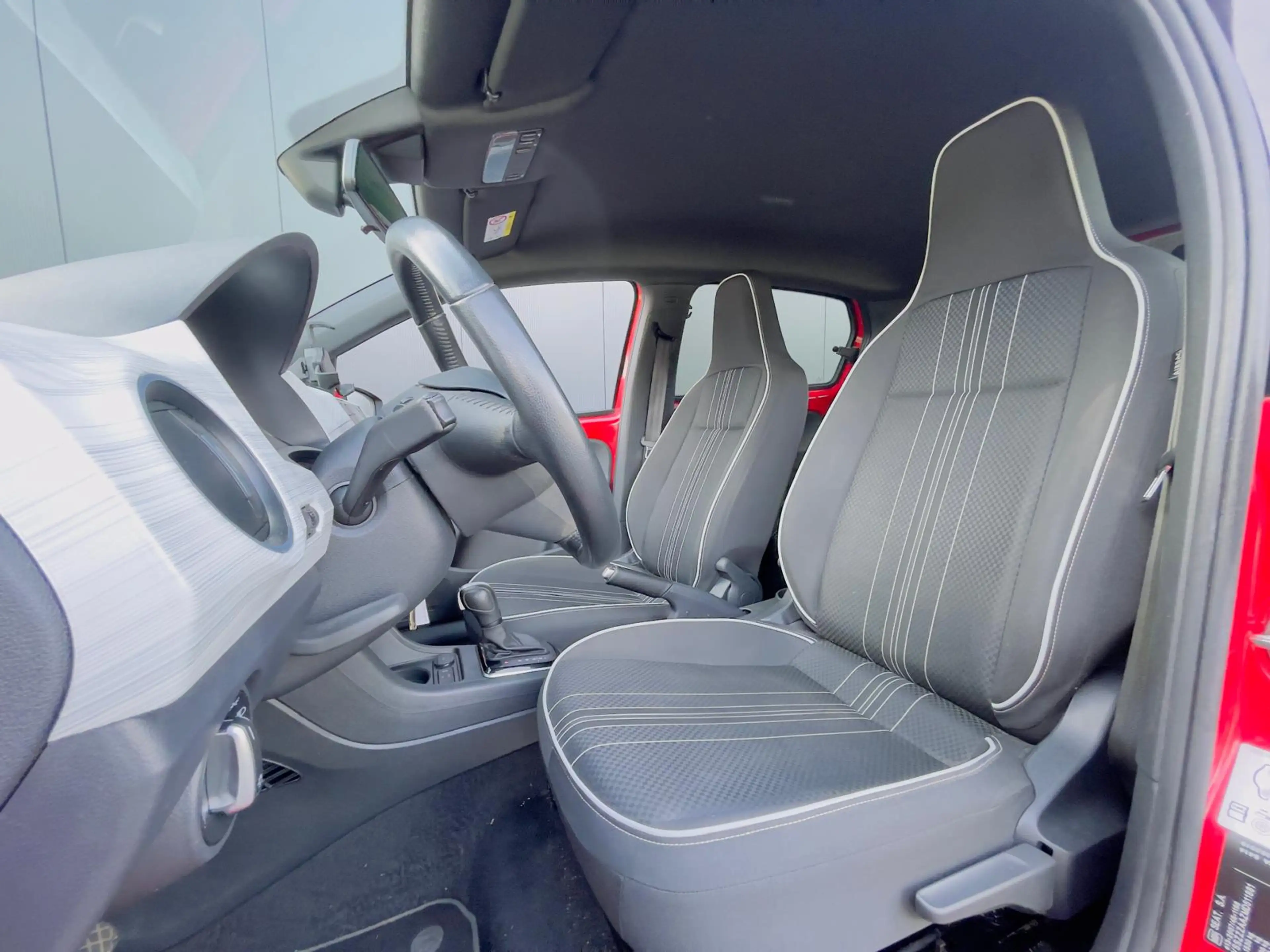 SEAT Mii e-Mii 36.8 kWh Electric Plus — photo 7