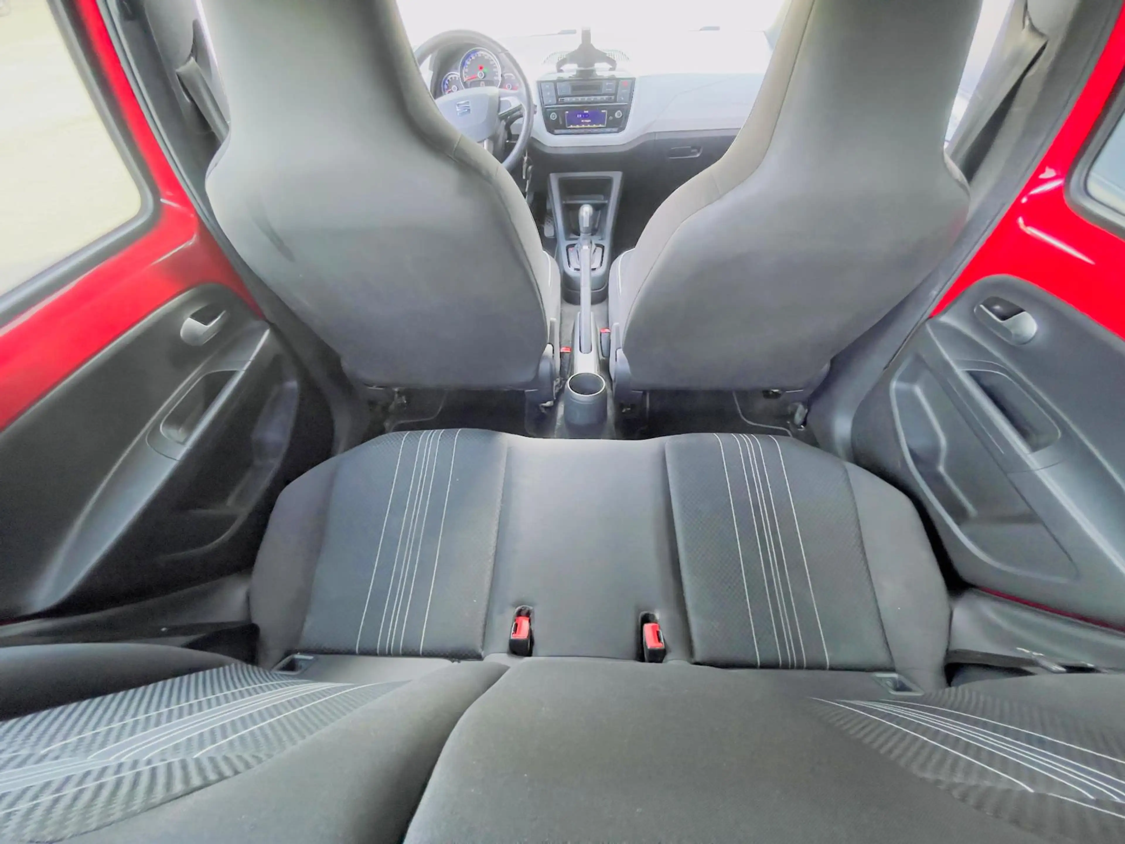 SEAT Mii e-Mii 36.8 kWh Electric Plus — photo 9