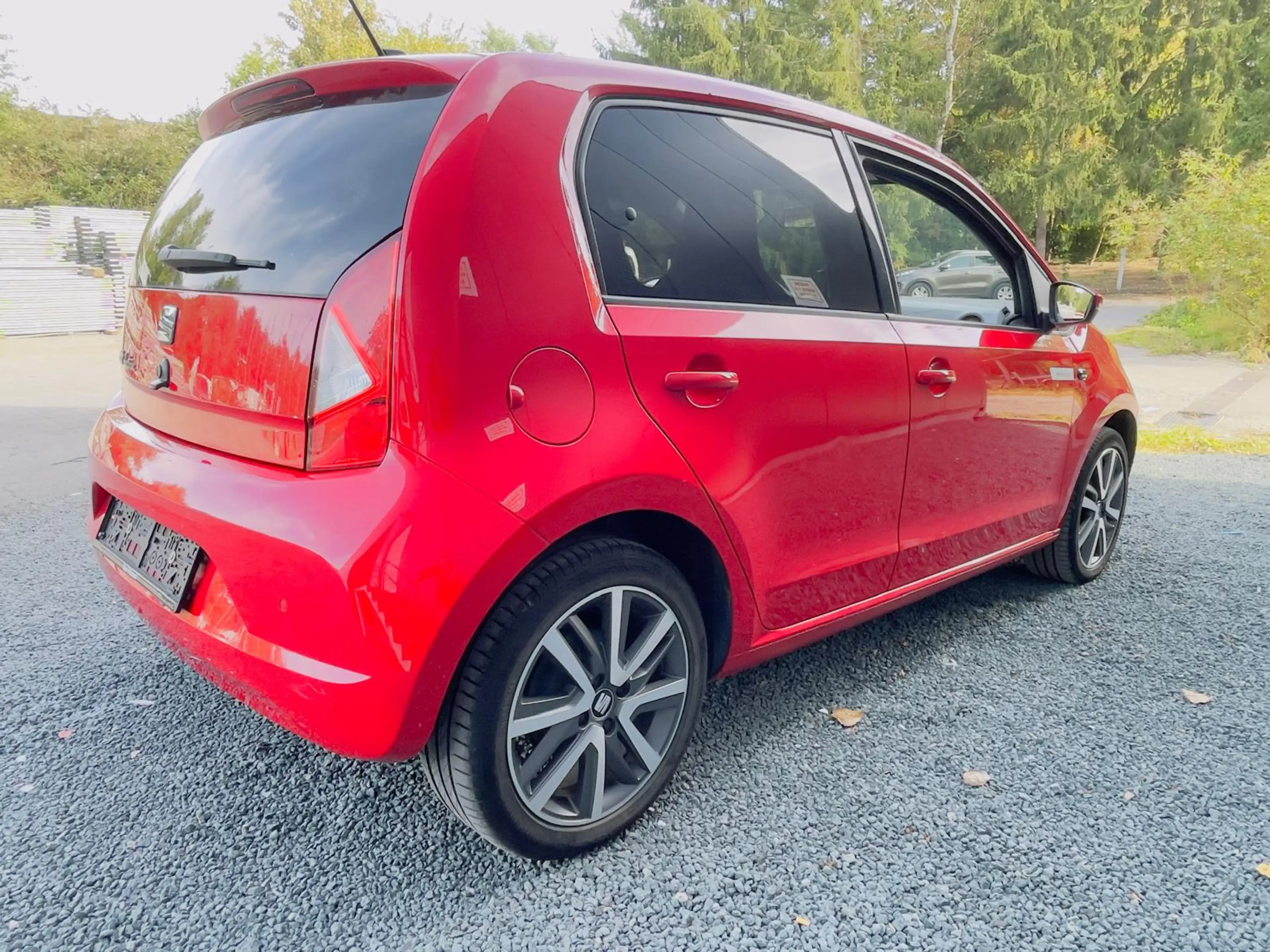 SEAT Mii e-Mii 36.8 kWh Electric Plus — photo 4