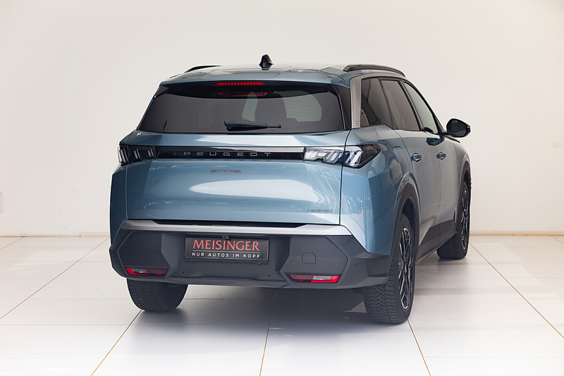 Peugeot 5008 1.2 Hybrid 145 Allure — photo 3