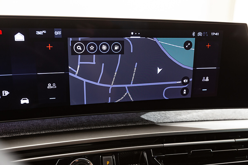 Peugeot 5008 1.2 Hybrid 145 Allure — photo 11