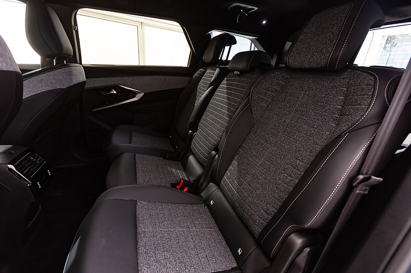 Peugeot 5008 1.2 Hybrid 145 Allure — photo 5