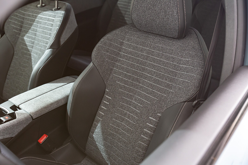 Peugeot 5008 1.2 Hybrid 145 Allure — photo 9