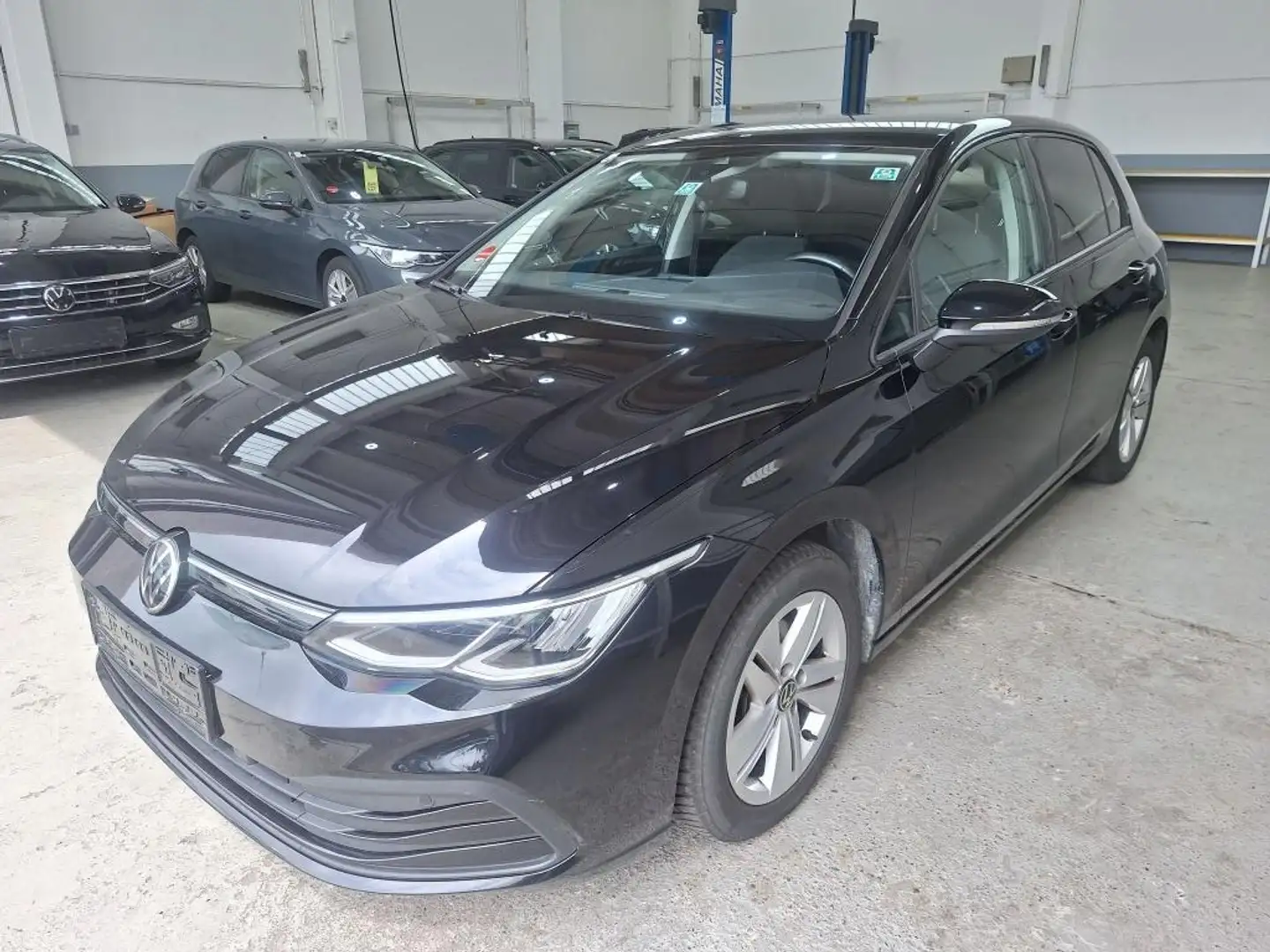 Volkswagen Golf VIII 2.0 TDI Life LED*NAVI*ACC*WINTER-PAKET Schwarz - 1